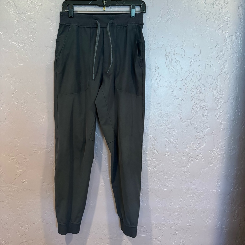 Lululemon Athletica Gray Joggers - S